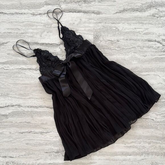 VICTORIA’S SECRET Lace Babydoll Lingerie - Picture 1 of 4